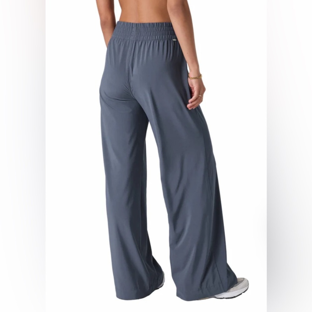 Vuori Villa Wide-Leg Pant